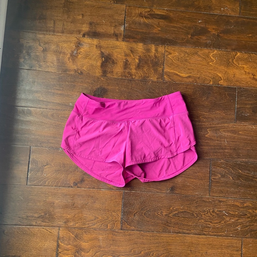 lululemon pink 2.5in shorts